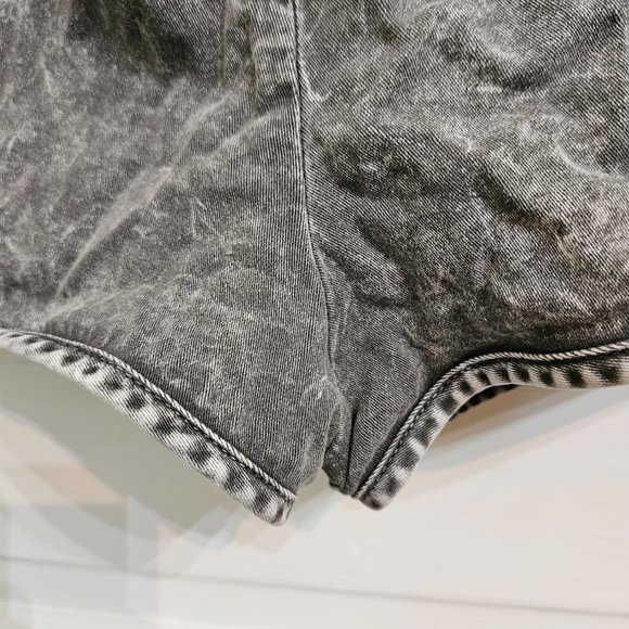 American Apparel High-Waisted Acid Wash Shorts - Picture 4 of 5